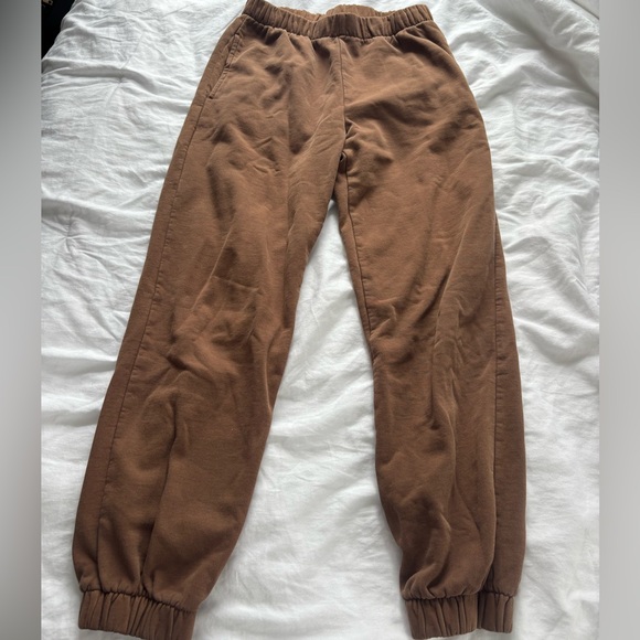 Brandy Melville Sweatpants Brown - Picture 1 of 4